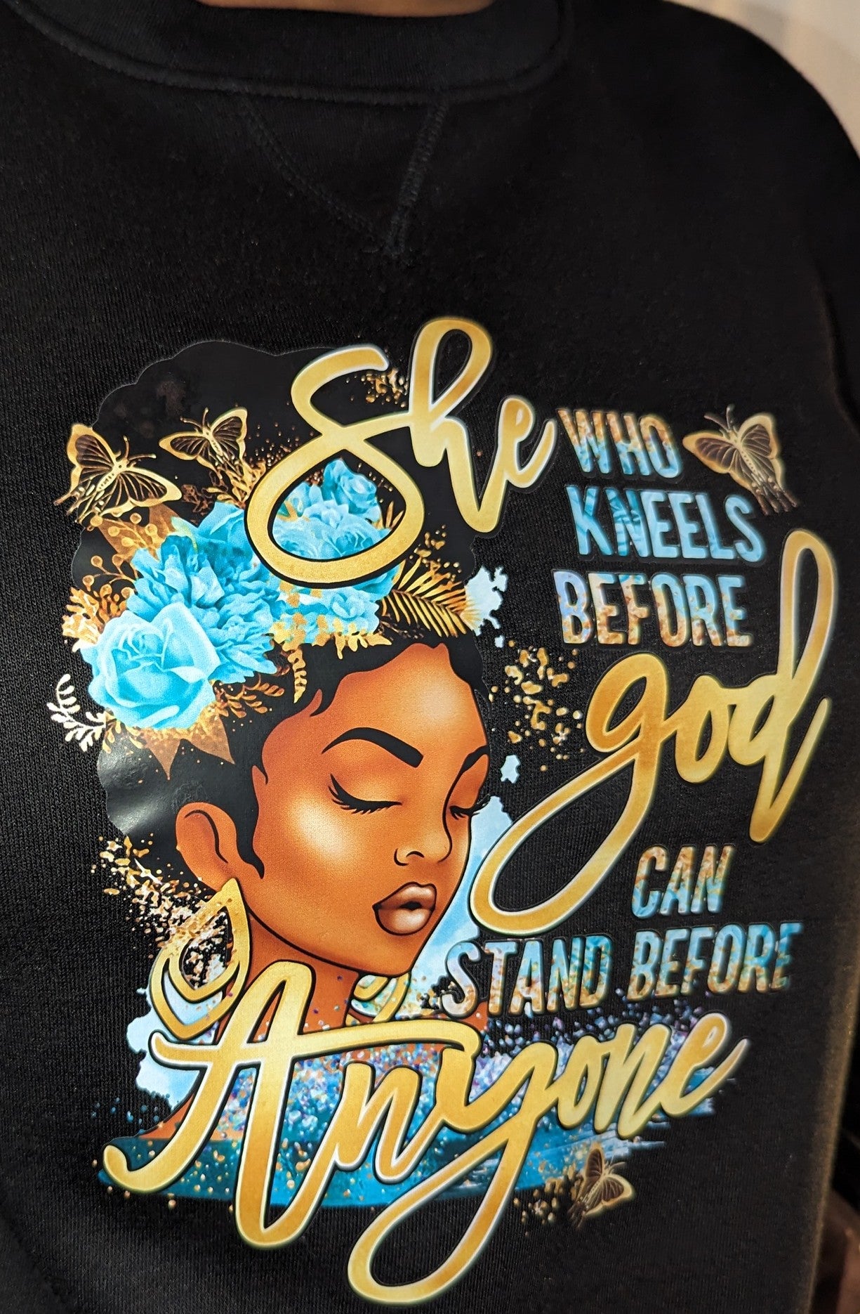 Female Black Sweatshirt 'She who kneel'